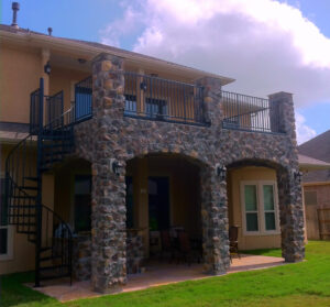 Creekstone Outdoor Livivng Sacked Stone Columns