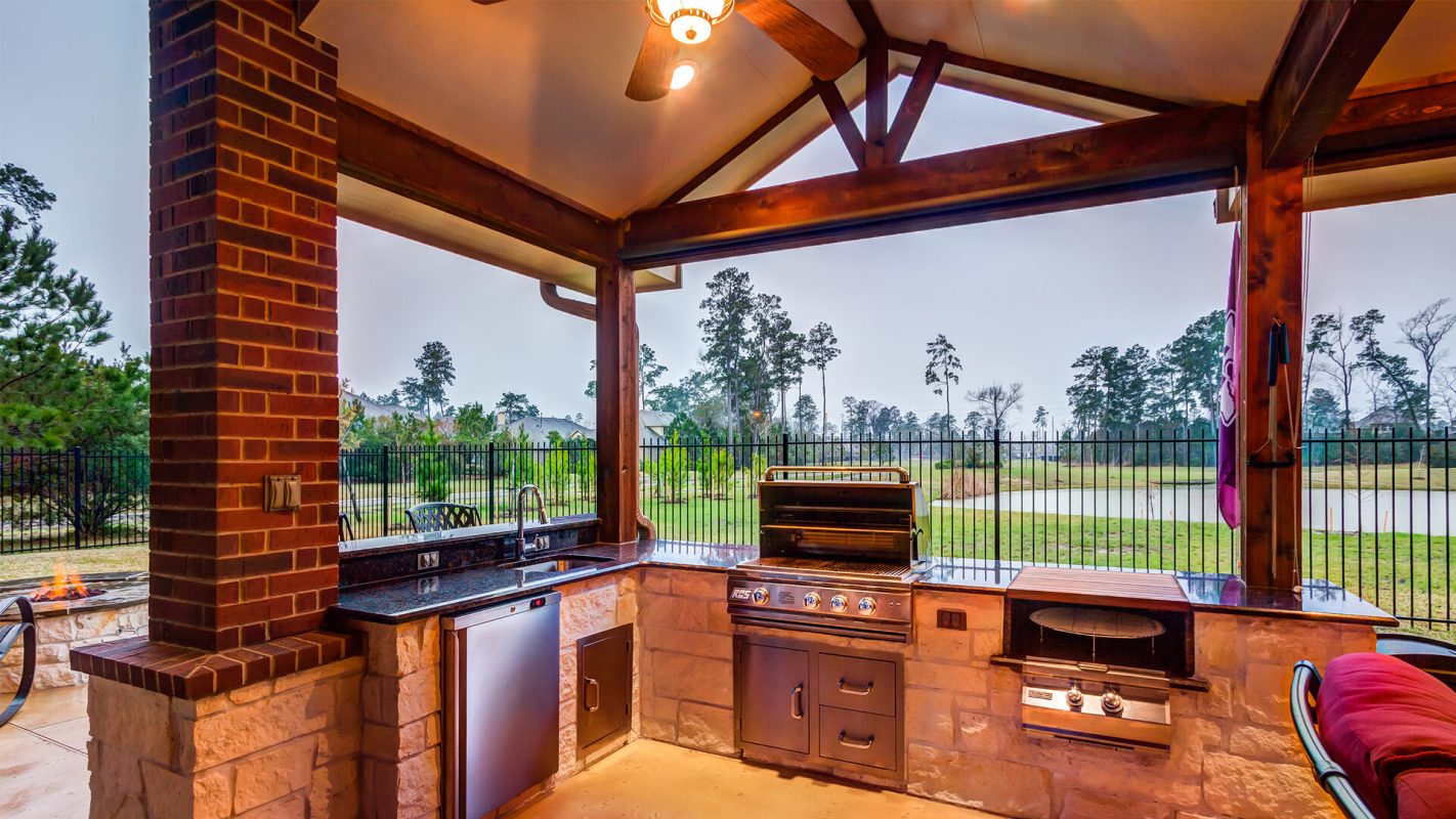 custom_outdoor_kitchen_with_grill_and_griddle